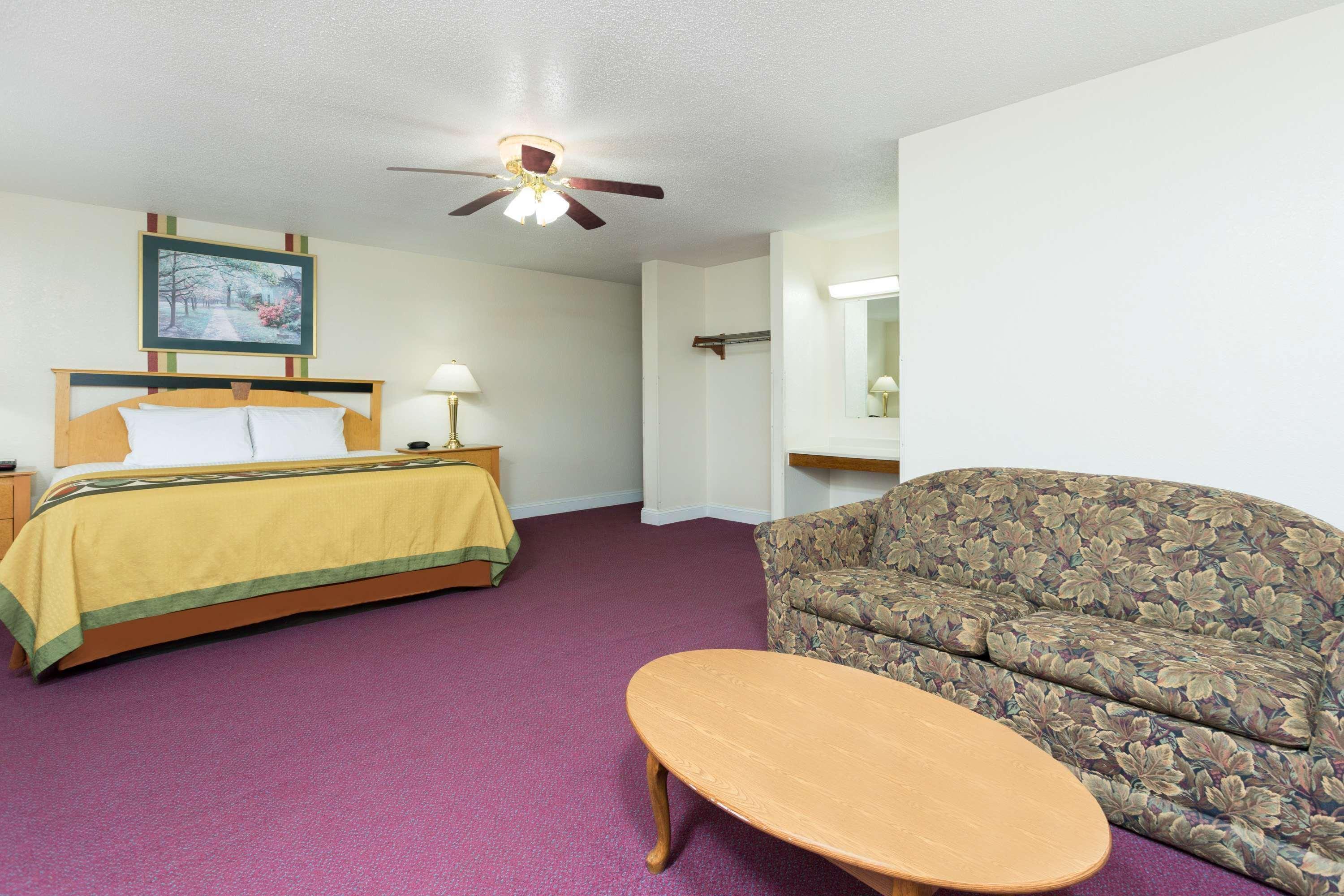 Super 8 By Wyndham Anderson/Clemson Area Motel Luaran gambar